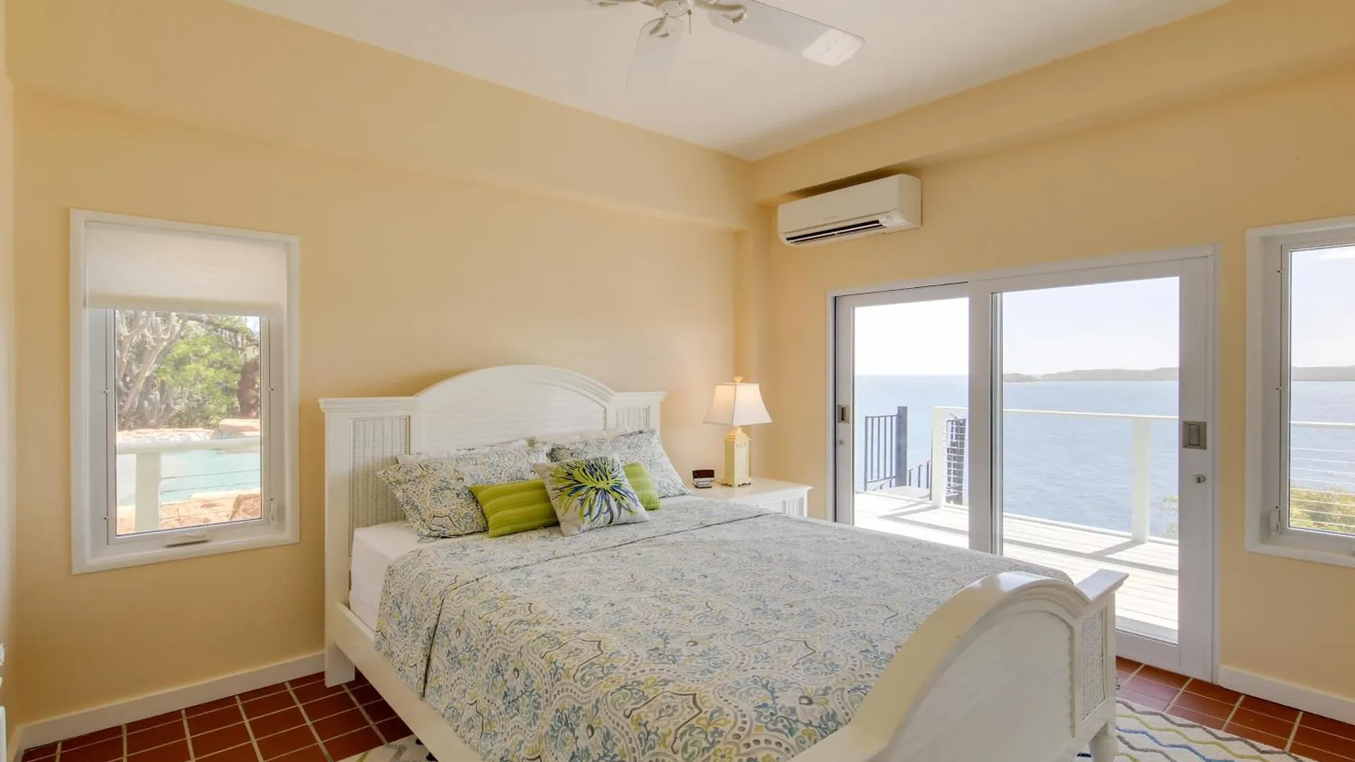 Sea La Vie - Waterfront St Thomas Escape With Pool Villa Nazareth